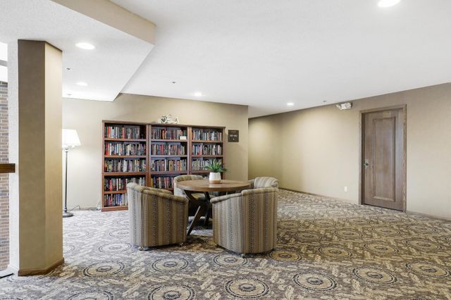 8400 Pennsylvania Road 328, Bloomington, MN 55438