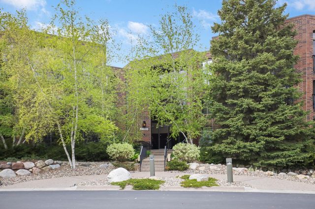 8400 Pennsylvania Road 328, Bloomington, MN 55438