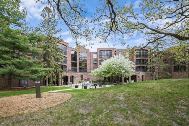 8400 Pennsylvania Road 328, Bloomington, MN 55438