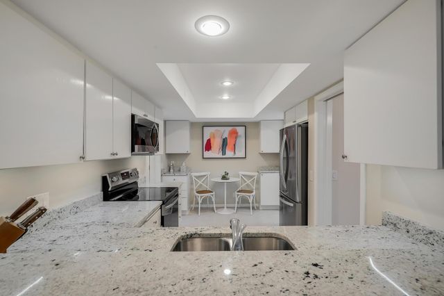 8400 Pennsylvania Road 328, Bloomington, MN 55438