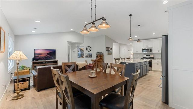 423 Old Glory Drive NE, Alexandria, MN 56308