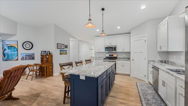 423 Old Glory Drive NE, Alexandria, MN 56308