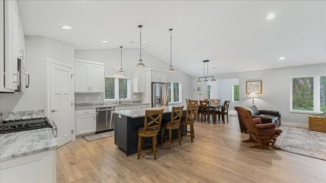 423 Old Glory Drive NE, Alexandria, MN 56308