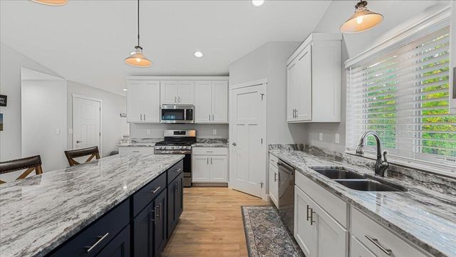 423 Old Glory Drive NE, Alexandria, MN 56308