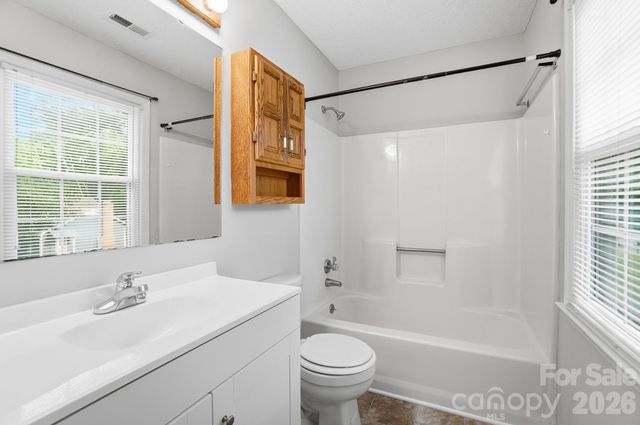 618 Tryon Place, Gastonia, NC 28054