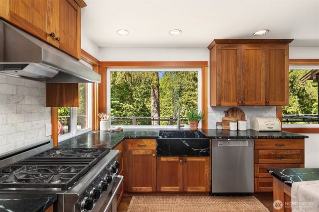 33306 SE 52nd Street, Fall City, WA 98024
