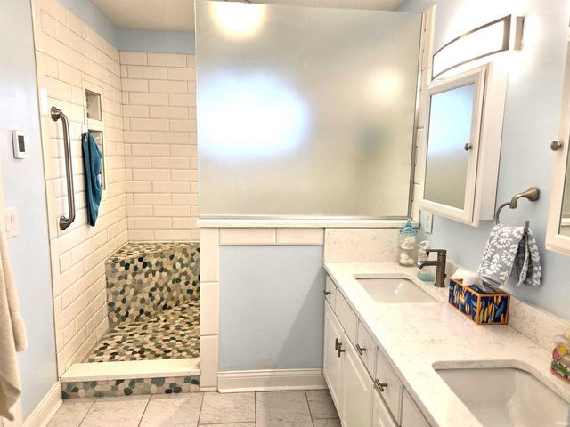 8136 Chardonnay Lane, Fort Wayne, IN 46804