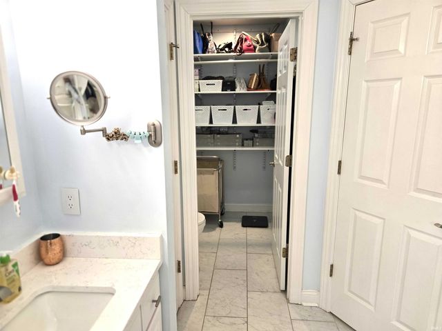 8136 Chardonnay Lane, Fort Wayne, IN 46804