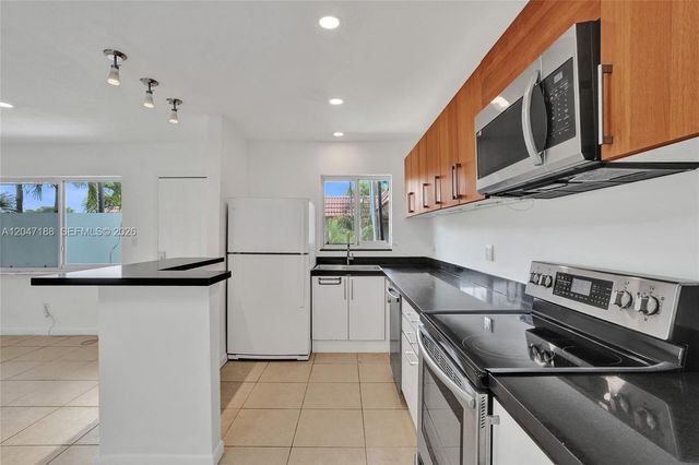 3050 NE 5th Terrace 13, Wilton Manors, FL 33334