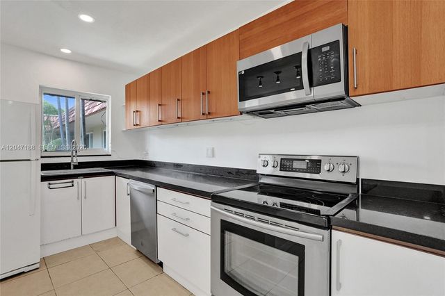 3050 NE 5th Terrace 13, Wilton Manors, FL 33334
