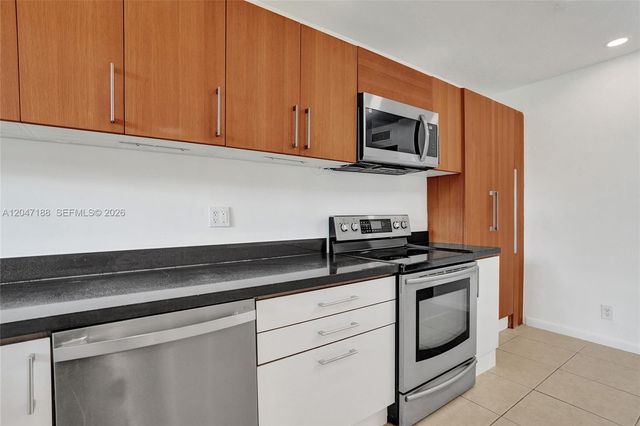 3050 NE 5th Terrace 13, Wilton Manors, FL 33334