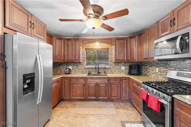 1649 Betz Drive, Akron, OH 44306