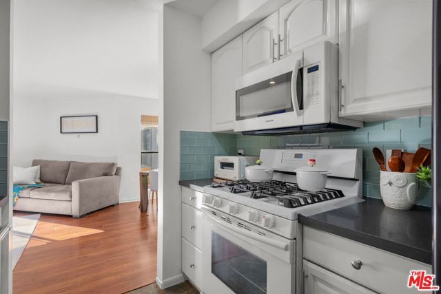 1940 N Highland Avenue 21, Los Angeles, CA 90068