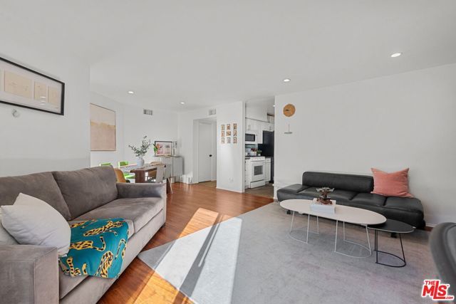 1940 N Highland Avenue 21, Los Angeles, CA 90068