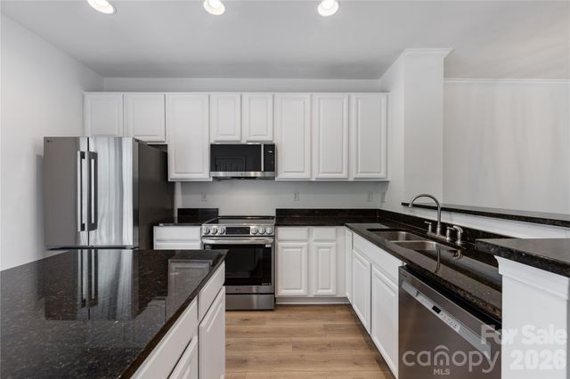 1127 Ilana Court, Charlotte, NC 28204