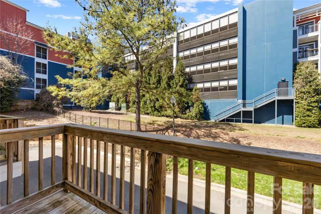 1127 Ilana Court, Charlotte, NC 28204