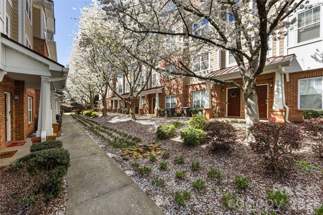 1127 Ilana Court, Charlotte, NC 28204