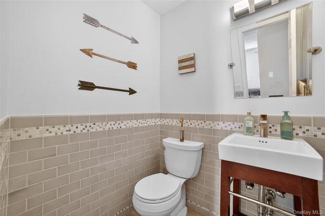 305 Rockwood Court, Yorktown Heights, NY 10598