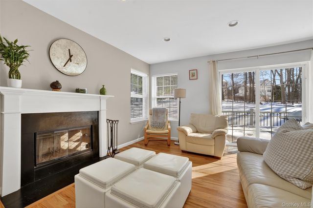 305 Rockwood Court, Yorktown Heights, NY 10598