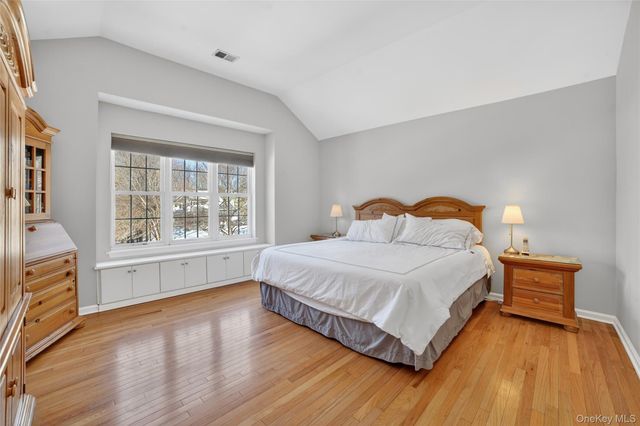 305 Rockwood Court, Yorktown Heights, NY 10598