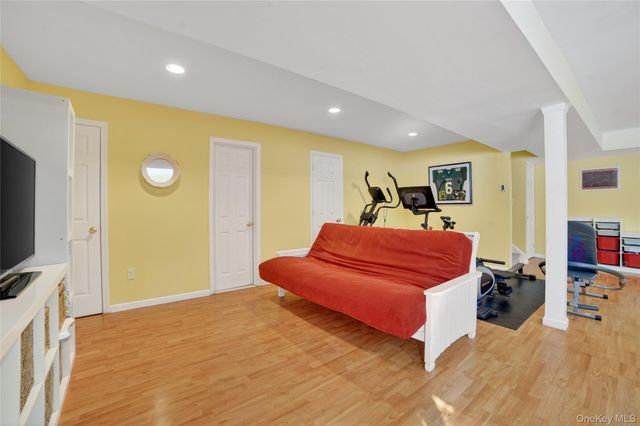 305 Rockwood Court, Yorktown Heights, NY 10598