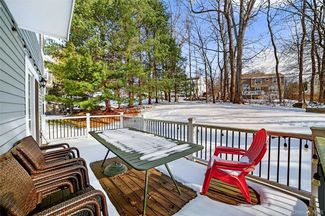 305 Rockwood Court, Yorktown Heights, NY 10598
