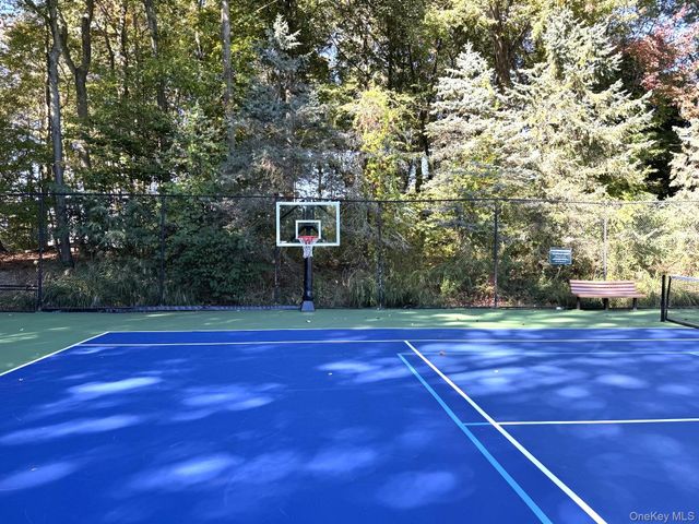 305 Rockwood Court, Yorktown Heights, NY 10598