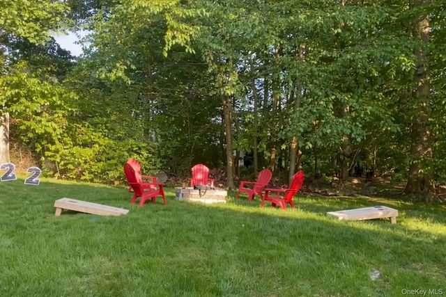 305 Rockwood Court, Yorktown Heights, NY 10598