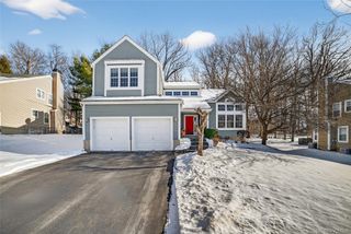 305 Rockwood Court, Yorktown Heights, NY 10598