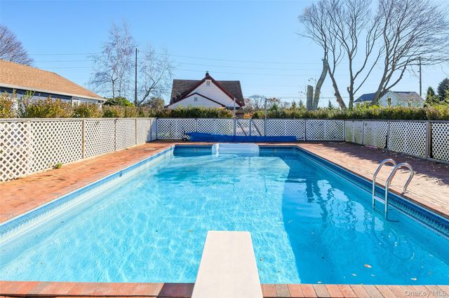 17525 County Road 48, Cutchogue, NY 11935