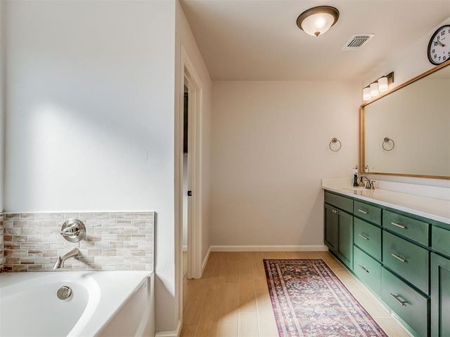 13316 Mesquite Trail, Yukon, OK 73099