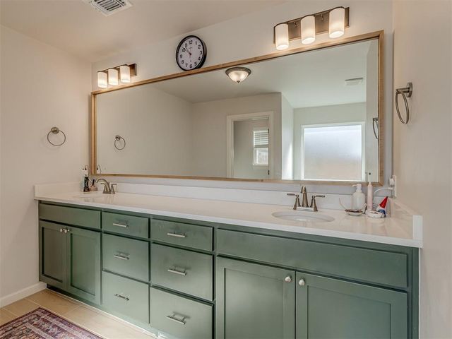 13316 Mesquite Trail, Yukon, OK 73099