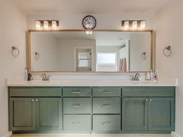 13316 Mesquite Trail, Yukon, OK 73099