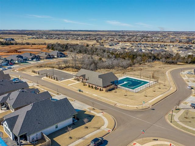 13316 Mesquite Trail, Yukon, OK 73099