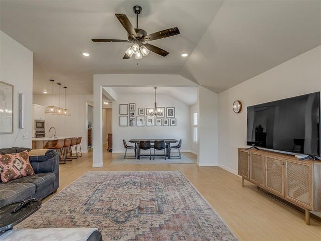 13316 Mesquite Trail, Yukon, OK 73099