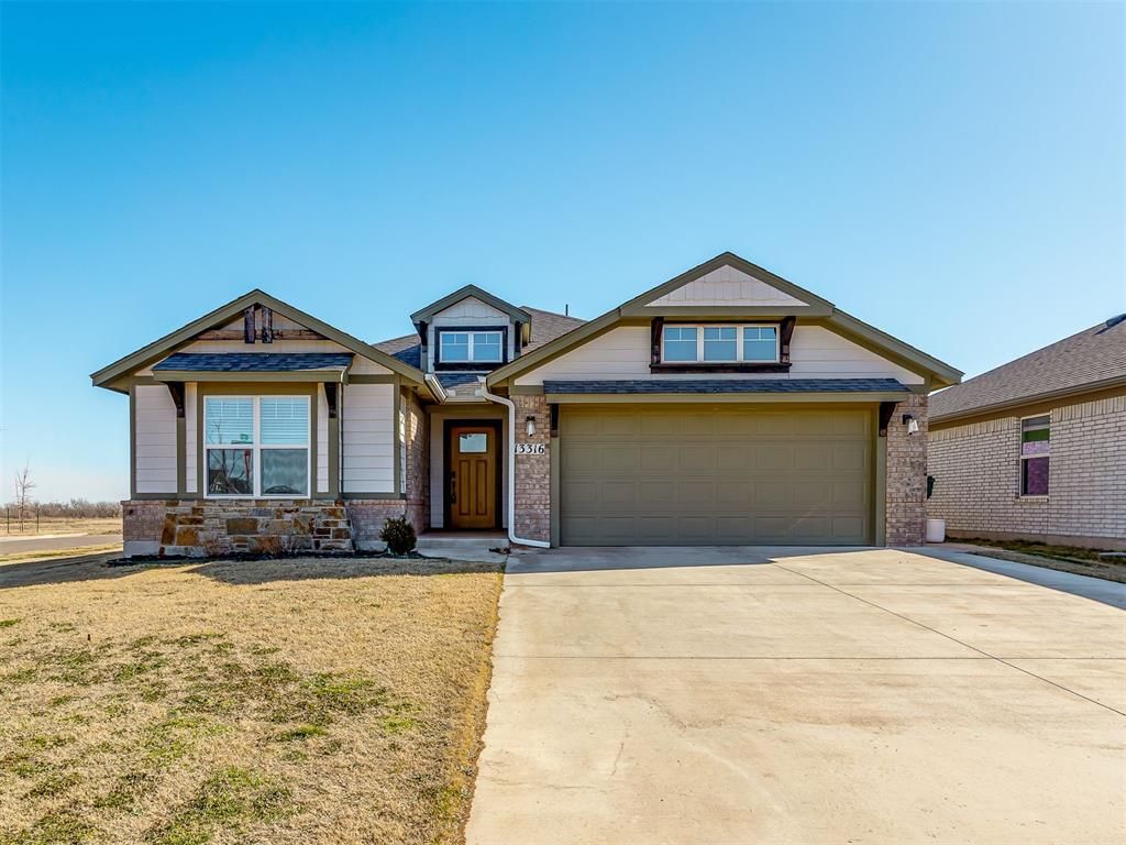 Image 2 of property listing at 13316 Mesquite Trail, Yukon, OK 73099