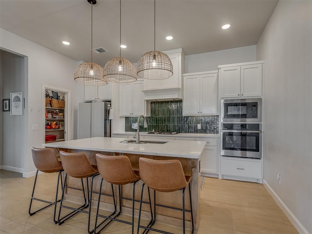 Image 12 of property listing at 13316 Mesquite Trail, Yukon, OK 73099