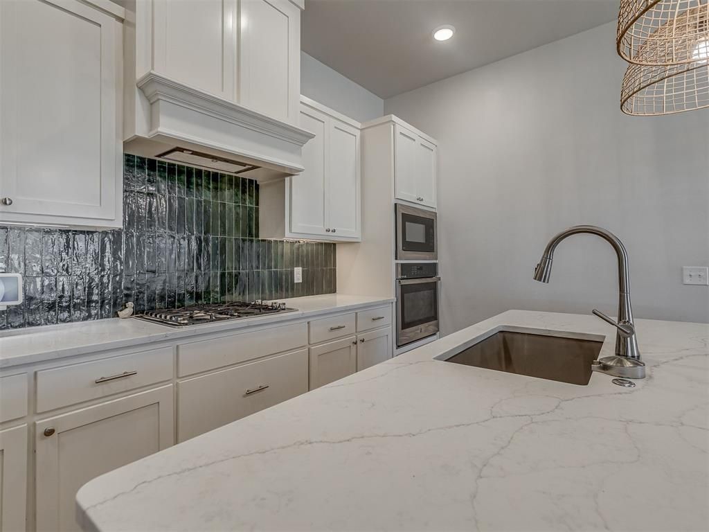 Image 16 of property listing at 13316 Mesquite Trail, Yukon, OK 73099
