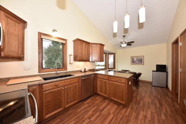 5458 Wild Cherry CIRCLE, Greendale, WI 53129