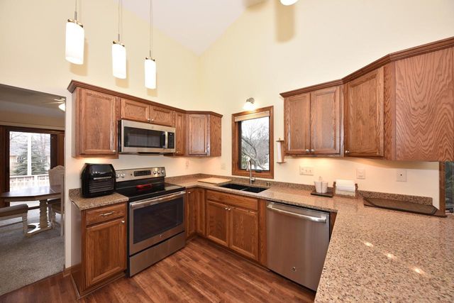 5458 Wild Cherry CIRCLE, Greendale, WI 53129