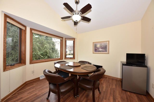 5458 Wild Cherry CIRCLE, Greendale, WI 53129