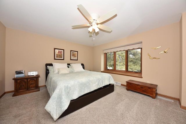 5458 Wild Cherry CIRCLE, Greendale, WI 53129