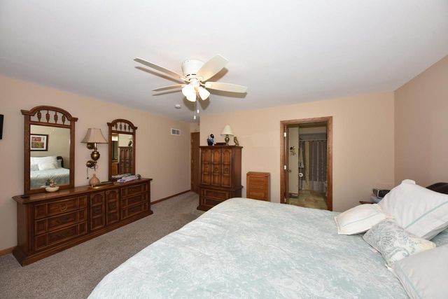 5458 Wild Cherry CIRCLE, Greendale, WI 53129