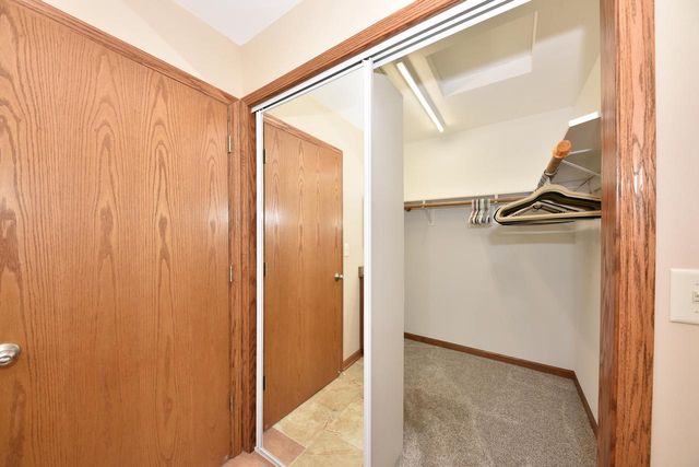 5458 Wild Cherry CIRCLE, Greendale, WI 53129