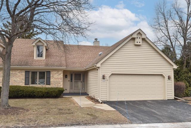 5458 Wild Cherry CIRCLE, Greendale, WI 53129