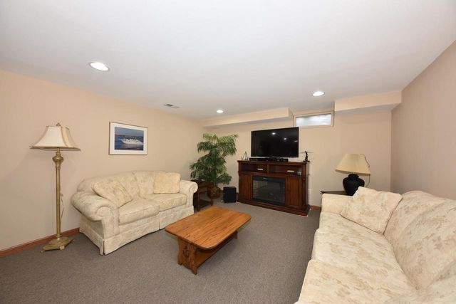 5458 Wild Cherry CIRCLE, Greendale, WI 53129