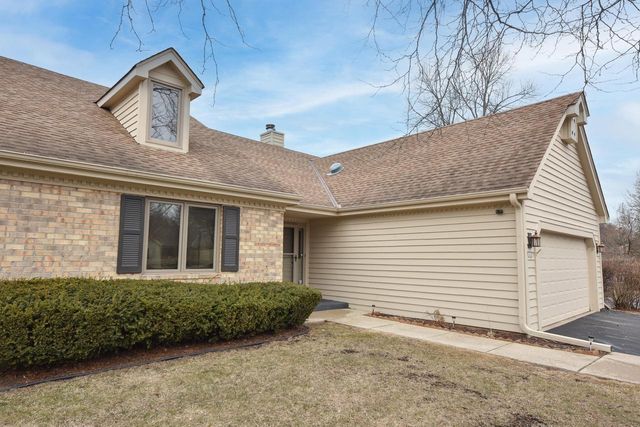 5458 Wild Cherry CIRCLE, Greendale, WI 53129