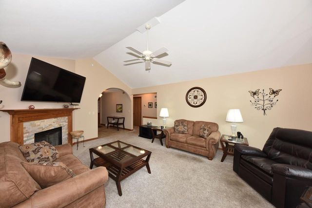 5458 Wild Cherry CIRCLE, Greendale, WI 53129