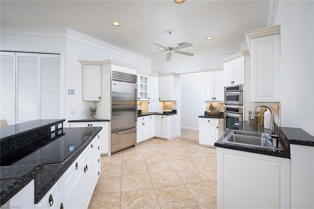 896 Barcarmil WAY, Naples, FL 34110