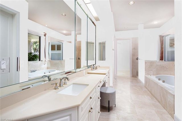 896 Barcarmil WAY, Naples, FL 34110